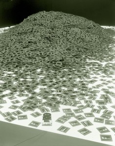 Alfredo Jaar: Nduwayezun hiljaisuus (1997)